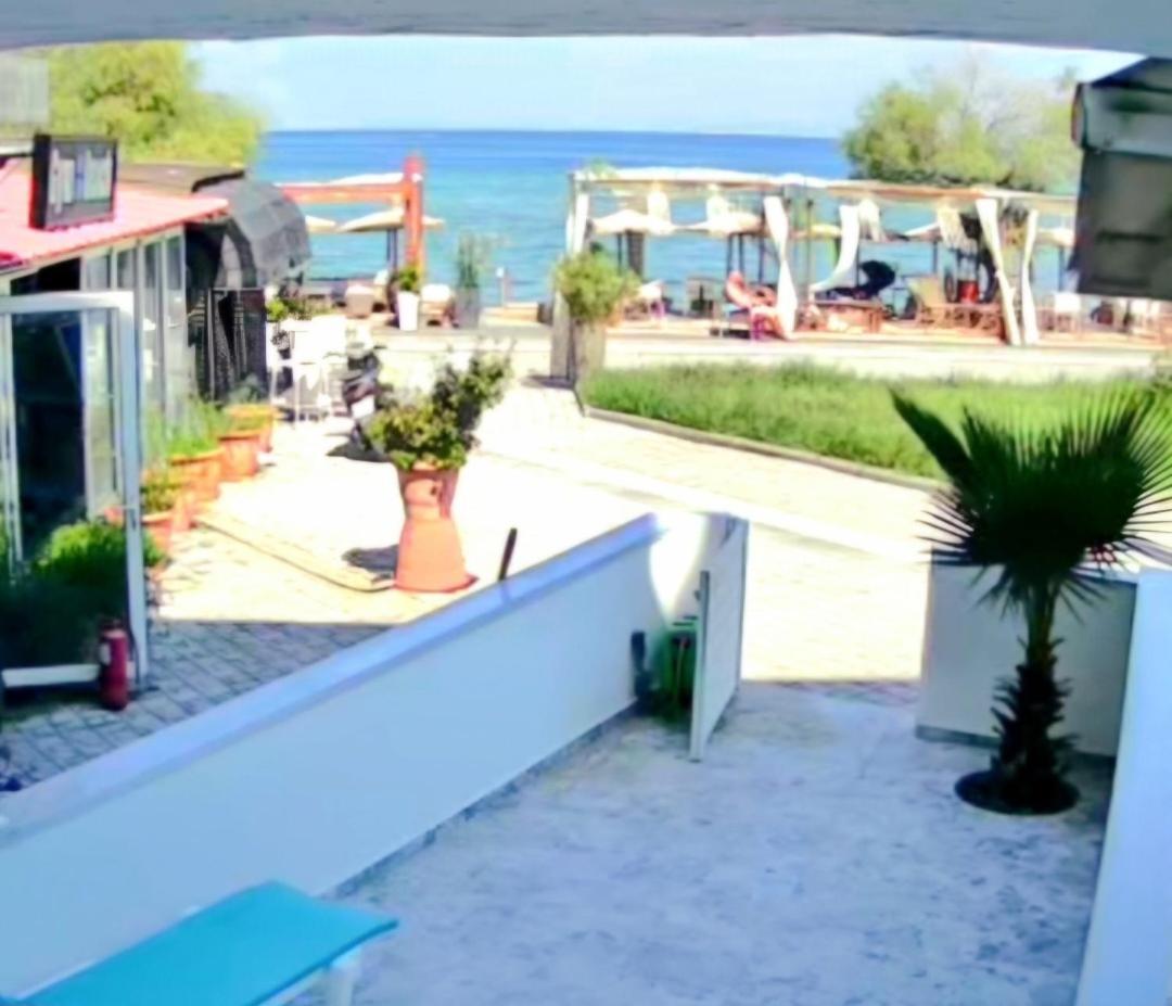 Sun Sea No 7 First Line Daire Peraía Dış mekan fotoğraf